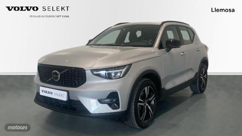 Plateado Usado 2023 Volvo XC40 Plus SUV | 36.900 € (Precio justo) - Imagen 1/4