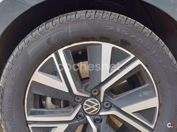 Usado VW Touran R-line 116 CV (85 kW) 2024 Gris / plata Monovolumen