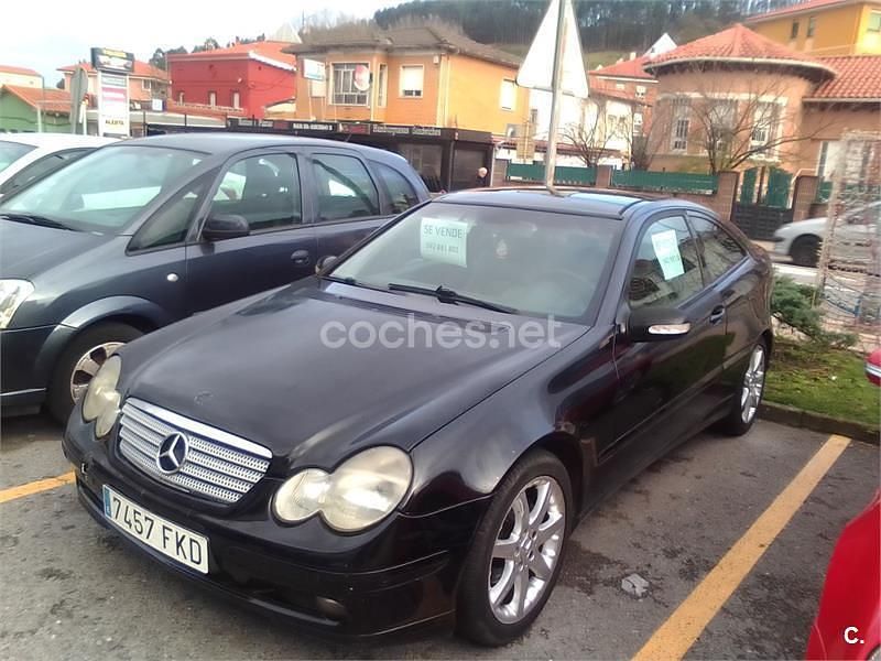Usado Mercedes C220 150 CV (110 kW) 2006 Negro Berlina