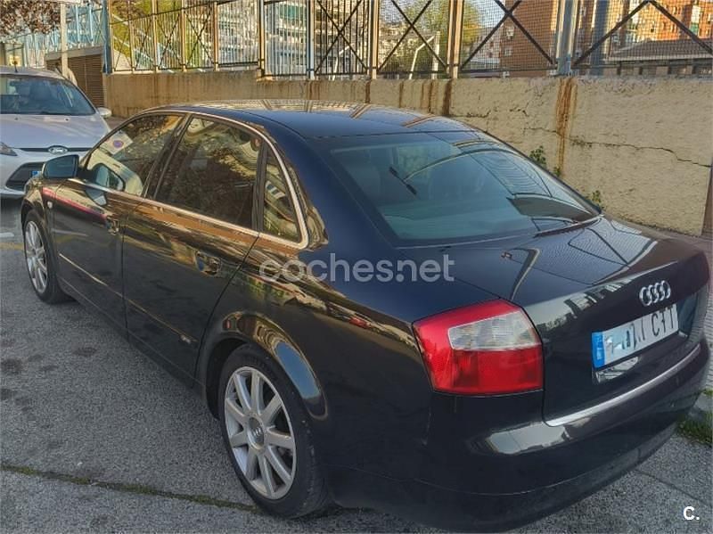 Usado Audi A4 S-Line 130 CV (95 kW) 2004 Negro Berlina