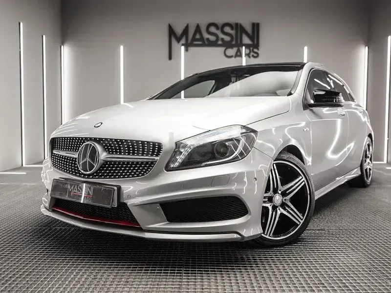 Usado Mercedes A250 211 CV (155 kW) 2013 Gris / plata Utilitario