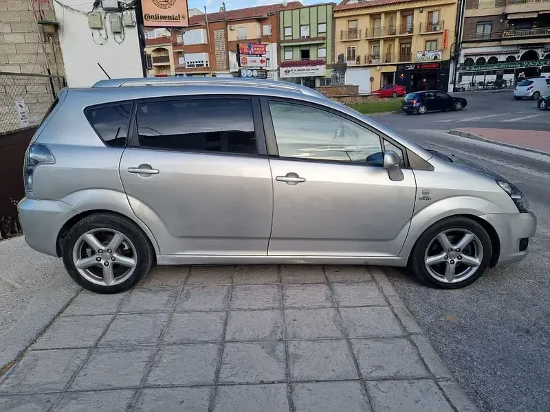 Usado Toyota Corolla Verso Sport 177 CV (130 kW) 2007 Gris / plata Monovolumen