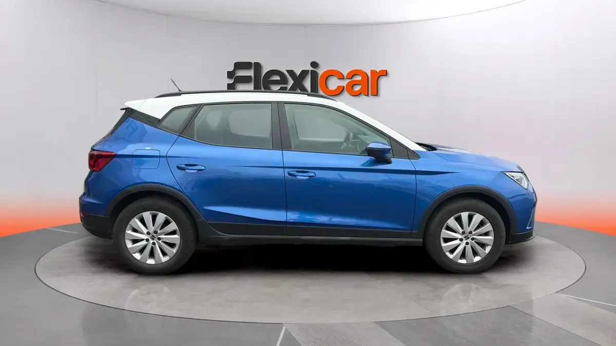 Usado Seat Arona Style 110 CV (80 kW) 2023 Azul SUV