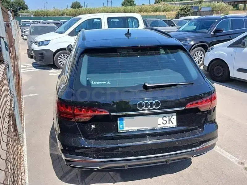 Usado Audi A4 Ambiente 163 CV (119 kW) 2021 Negro Familiar