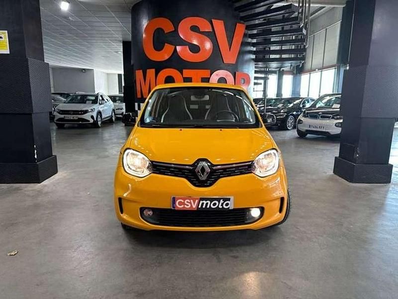 Usado Renault Twingo Techno 60 kW (82 CV) 2023 Amarillo Utilitario