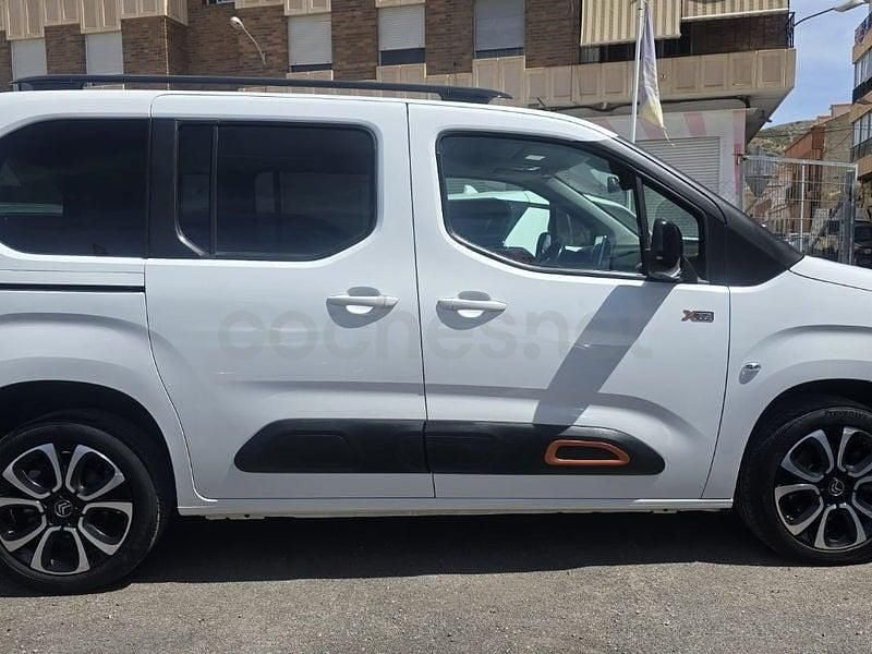 Usado Citroën Berlingo Rip Curl 130 CV (95 kW) 2021 Blanco Monovolumen
