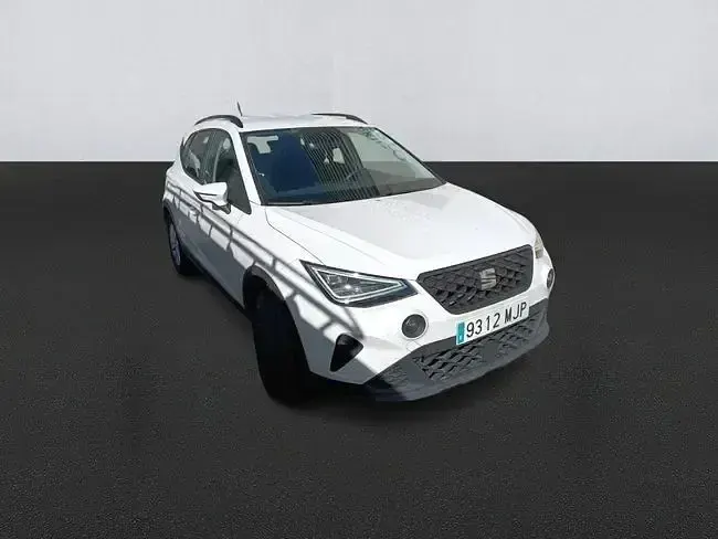 Usado Seat Arona Style 110 CV (80 kW) 2023 Blanco SUV