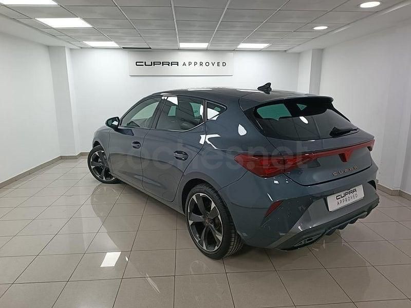 Usado Cupra Leon 150 CV (110 kW) 2025 Gris / plata Berlina