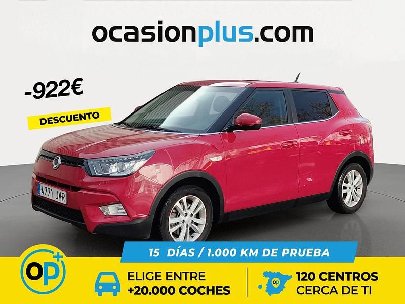 Usado Ssangyong (KGM) Tivoli 115 CV (84 kW) 2016 Rojo SUV