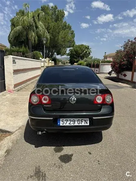 Usado VW Passat Advance 105 CV (77 kW) 2008 Negro Berlina