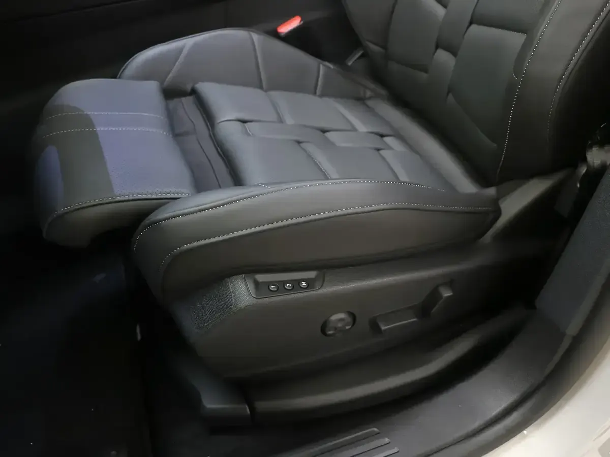 Usado DS Automobiles DS4 Rivoli 225 CV (165 kW) 2023 Blanco SUV