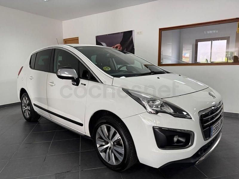 Usado Peugeot 3008 Active 115 CV (84 kW) 2014 Blanco Familiar