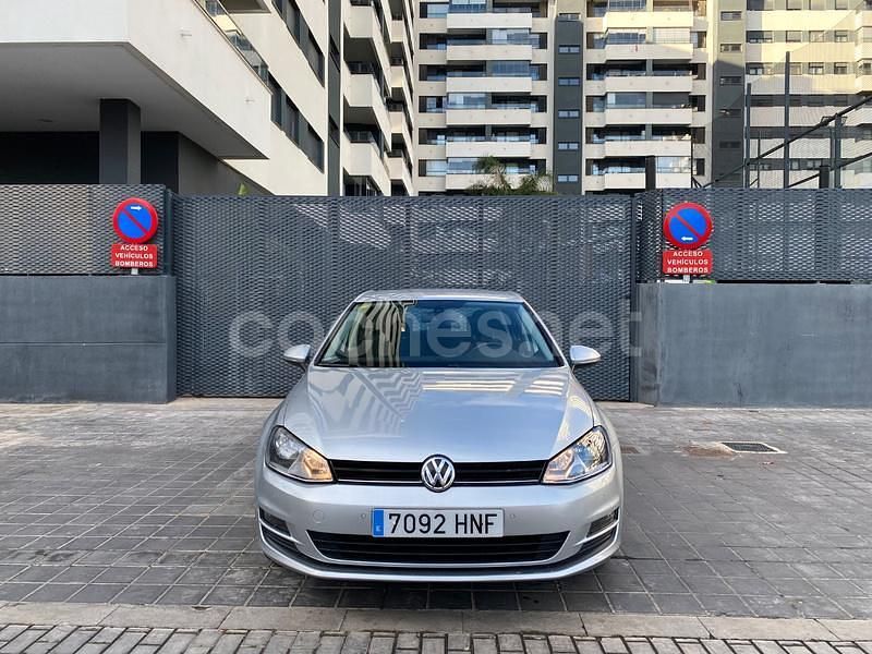 Gris / plata Usado 2012 VW Golf VII Advance Berlina | 10.990 € (Buen precio) - Imagen 1/4