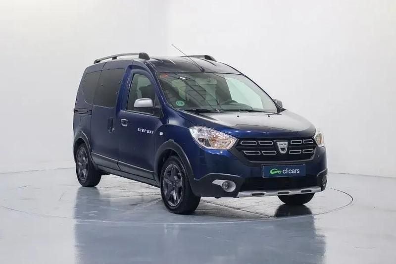 Käytetty Dacia Dokker Stepway 90 HP (66 kW) 2017 Sininen Tila-auto