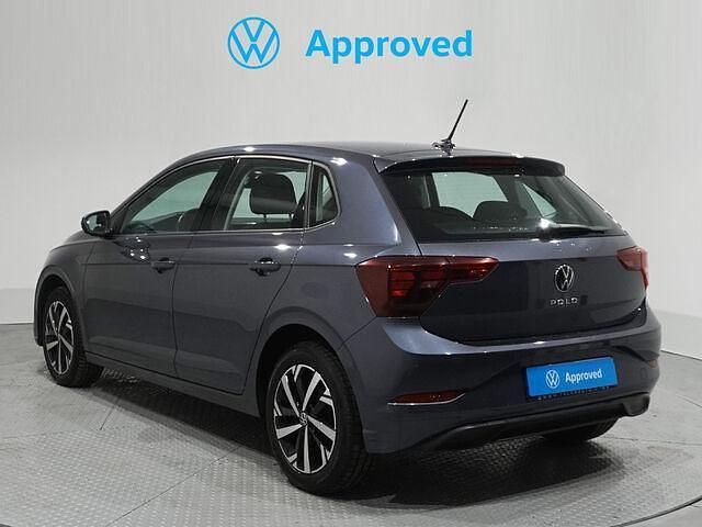 Usado VW Polo Life 95 CV (69 kW) 2021 Gris Utilitario