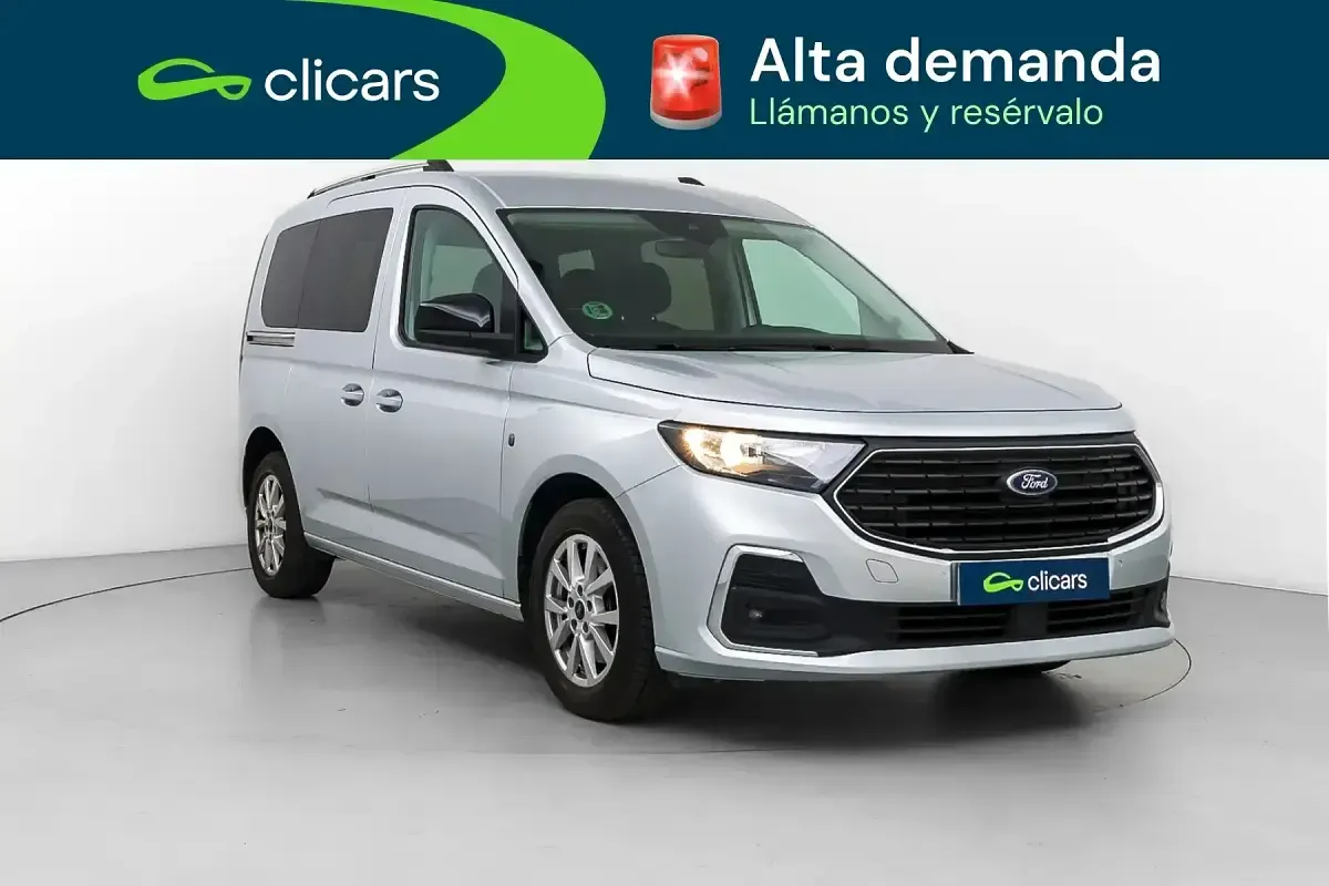 Usado Ford Tourneo Connect Titanium 114 CV (83 kW) 2022 Gris / plata Monovolumen