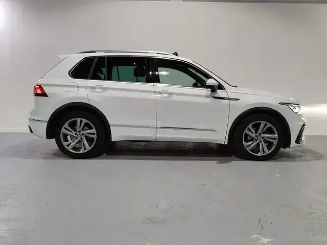 Usado VW Tiguan R-line 150 CV (110 kW) 2022 Blanco SUV