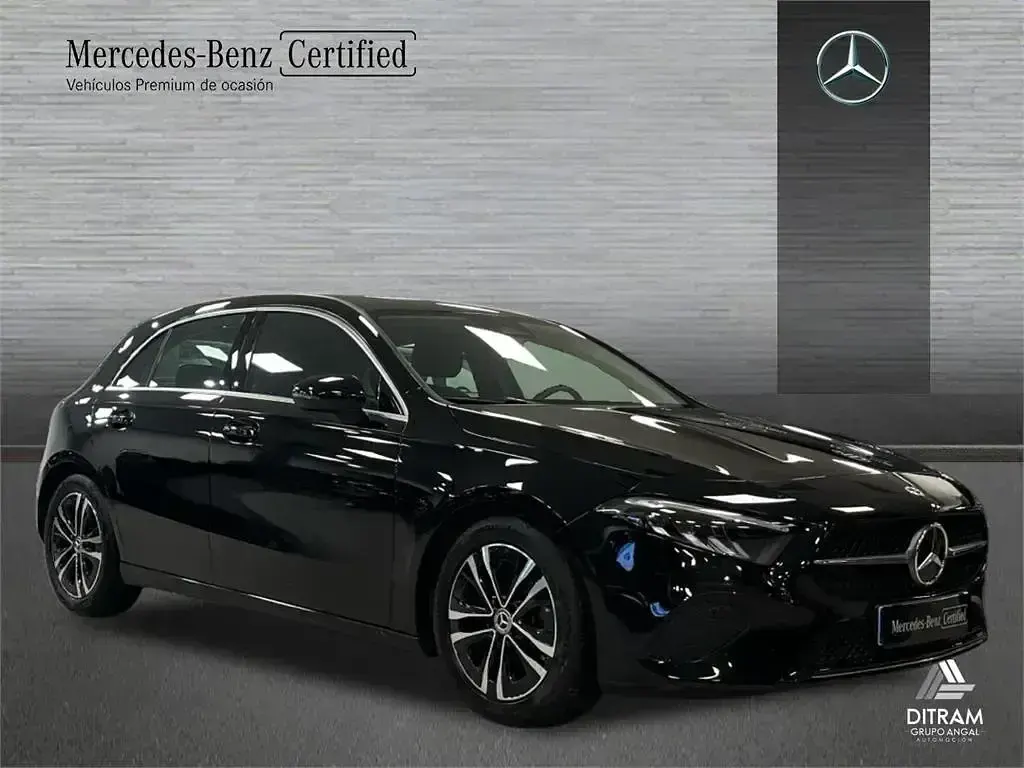 Usado Mercedes A180 Progressive 116 CV (85 kW) 2024 Negro Berlina