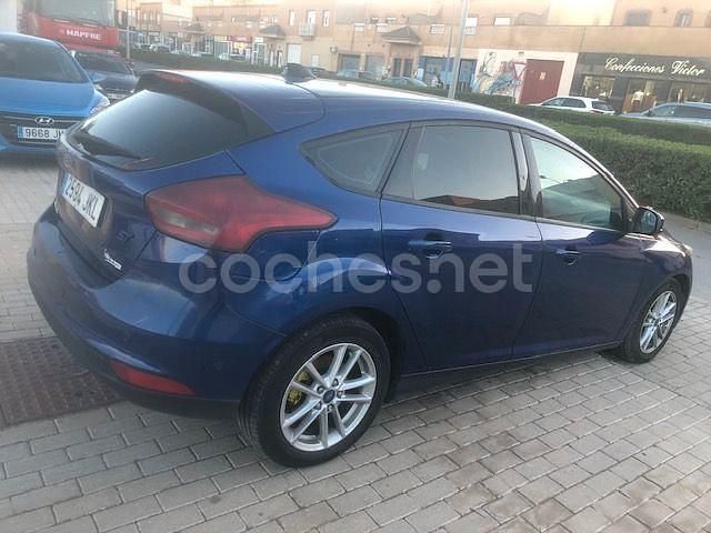 Usado Ford Focus Sport 120 CV (88 kW) 2016 Azul Berlina