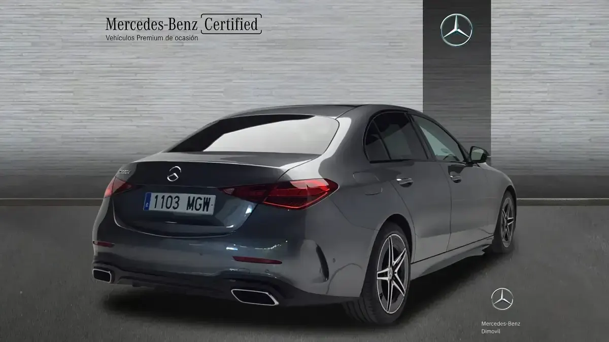 Usado Mercedes C220 200 CV (147 kW) 2023 Gris selenita Berlina