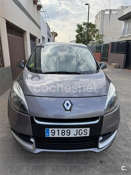 Gris / plata Usado 2013 Renault Scénic III Expression Monovolumen | 5900 € (Buen precio) - Imagen 1/4
