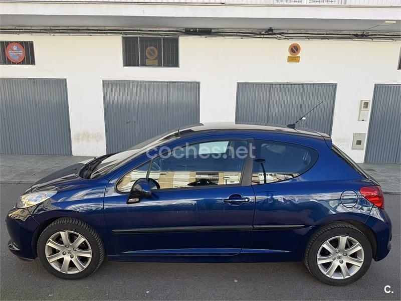 Usado Peugeot 207 Sport 90 CV (66 kW) 2009 Azul Berlina