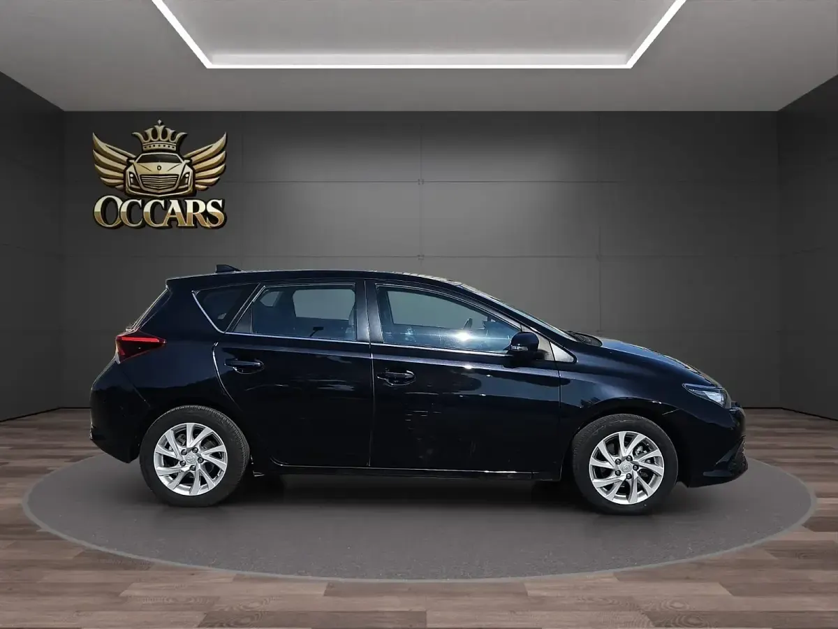 Usado Toyota Auris 120 CV (88 kW) 2018 Azul