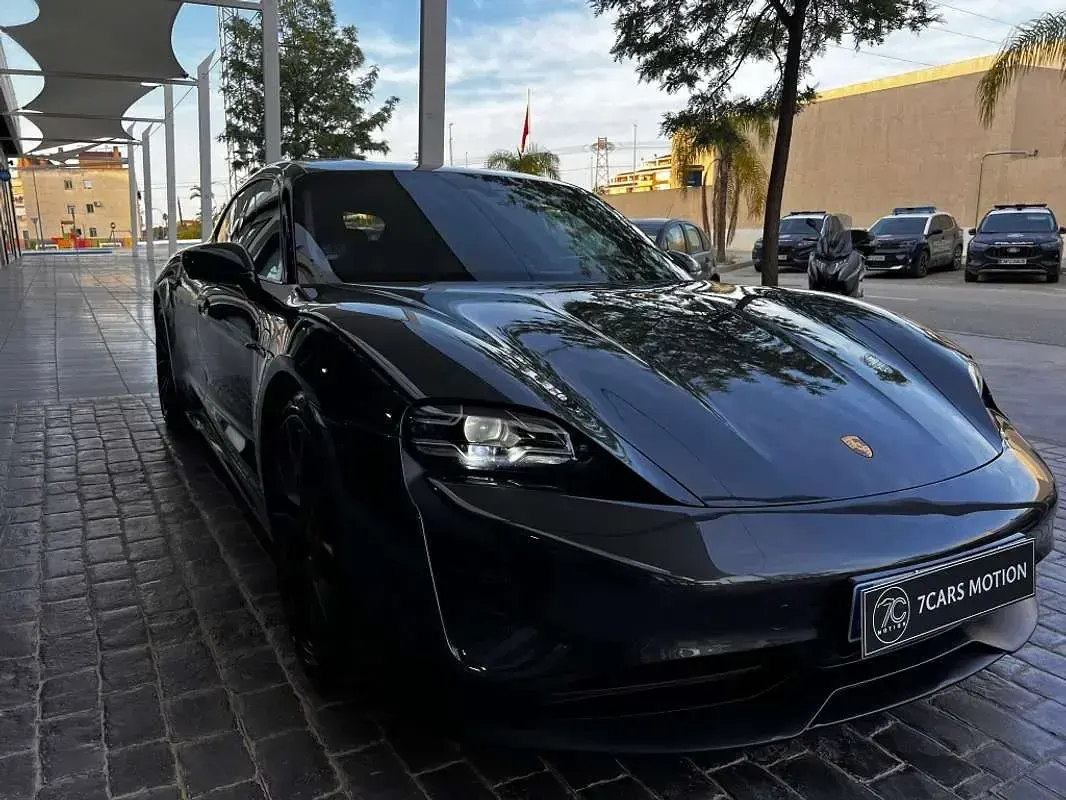 Usado Porsche Taycan Sport Turismo 439 kW (598 CV) 2022 Gris Familiar