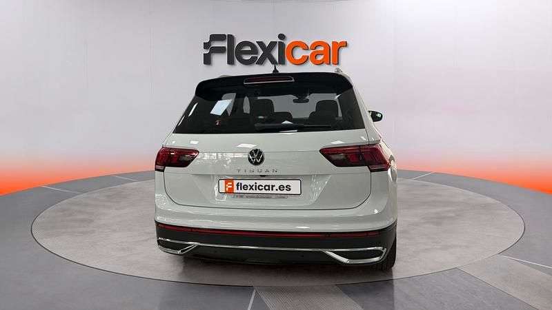 Usado VW Tiguan R-line 150 HP (110 kW) 2024 Branco SUV