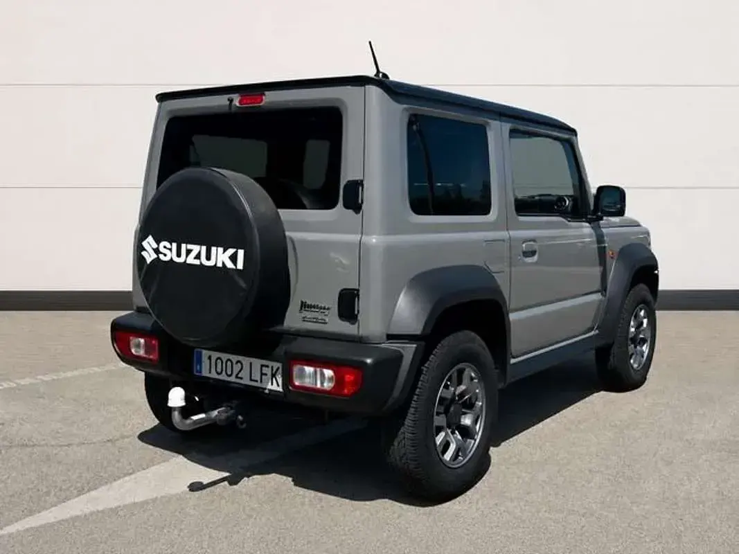 Usado Suzuki Jimny 102 CV (75 kW) 2020 Gris SUV