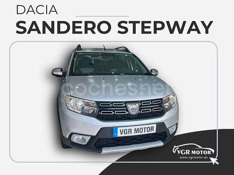 Gris / plata Usado 2017 Dacia Sandero Stepway Berlina | 8495 € (Buen precio) - Imagen 1/4