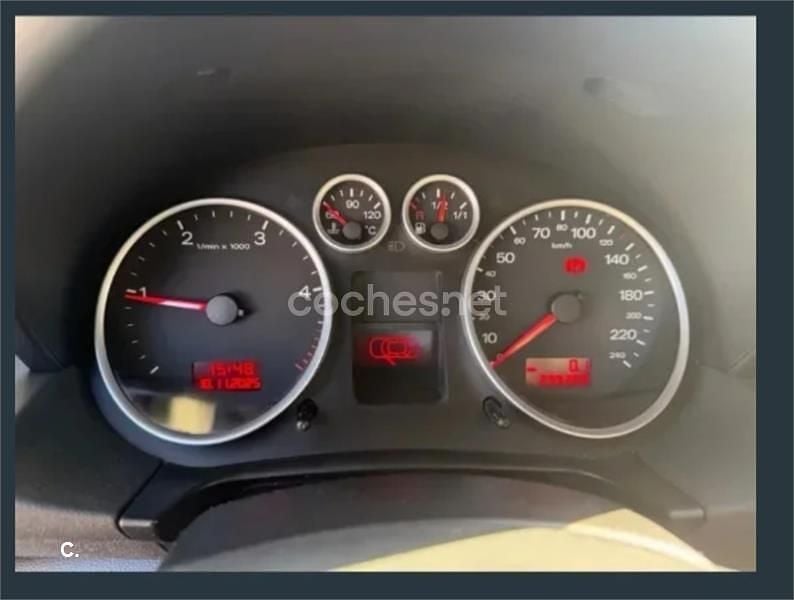 Usado Audi A2 75 CV (55 kW) 2005 Gris / plata Utilitario