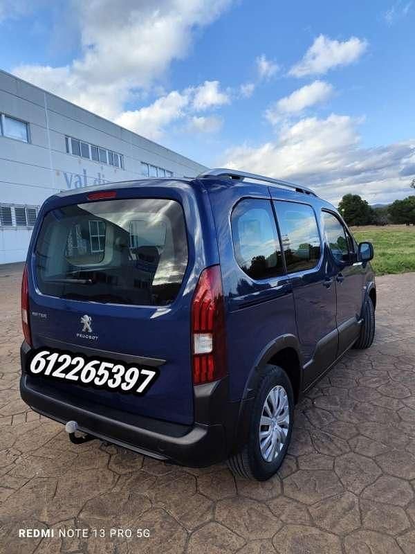 Usado Peugeot Rifter Access 100 CV (73 kW) 2019 Azul Monovolumen