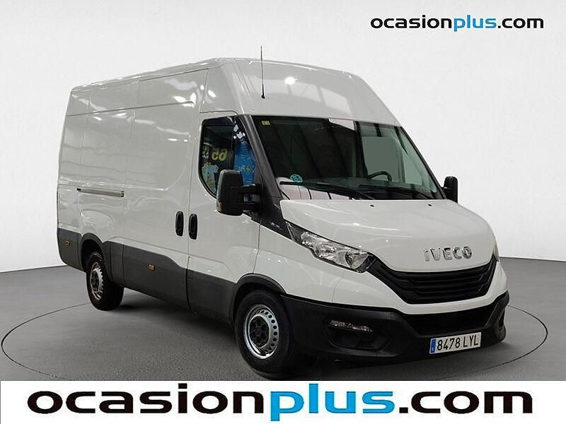 Usado Iveco Daily 156 CV (114 kW) 2022 Blanco Berlina