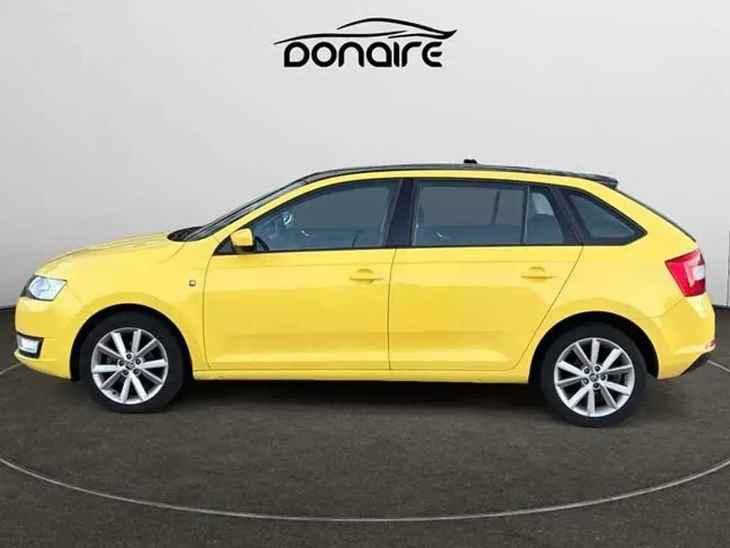 Usado Skoda Rapid Ambition 86 CV (63 kW) 2014 Amarillo Utilitario