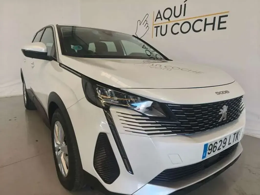 Usado Peugeot 5008 Active 131 CV (96 kW) 2021 Blanco SUV