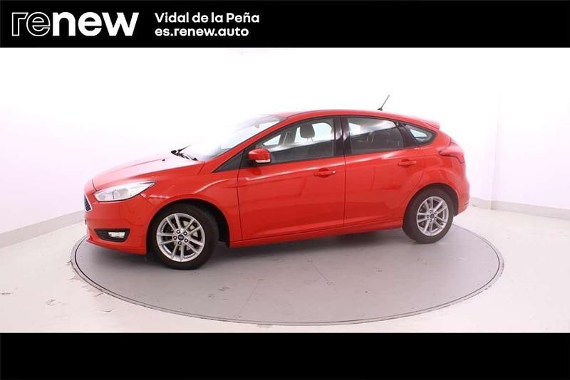 Usado Ford Focus Trend+ 125 CV (91 kW) 2017 Rojo Utilitario