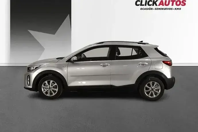 Usado Kia Stonic Active 79 CV (58 kW) 2025 Plateado SUV
