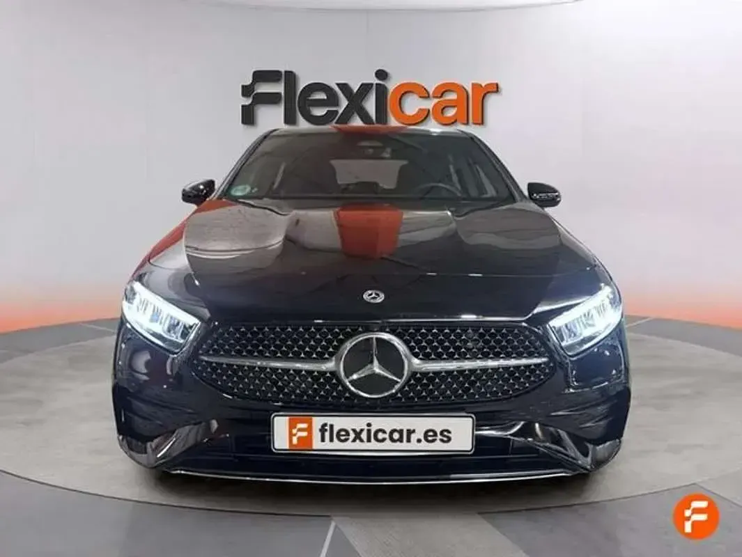 Usado Mercedes A180 116 CV (85 kW) 2024 Negro Berlina