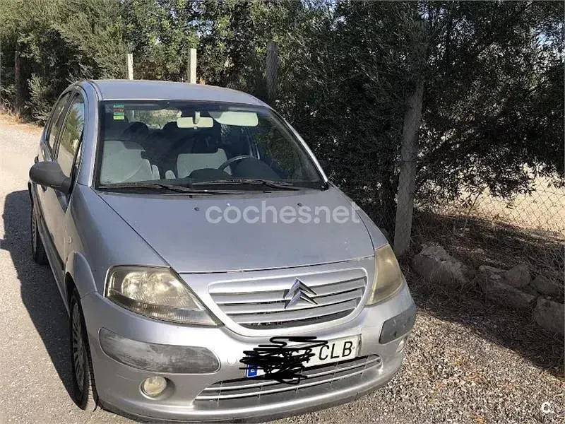 Usado Citroën C3 75 CV (55 kW) 2003 Gris / plata Berlina