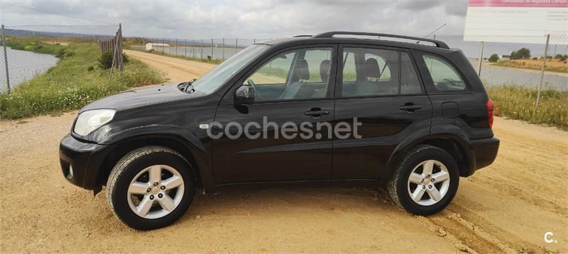 Negro Usado 2003 Toyota RAV4 Sol SUV | 8000 € (Precio justo) - Imagen 1/4