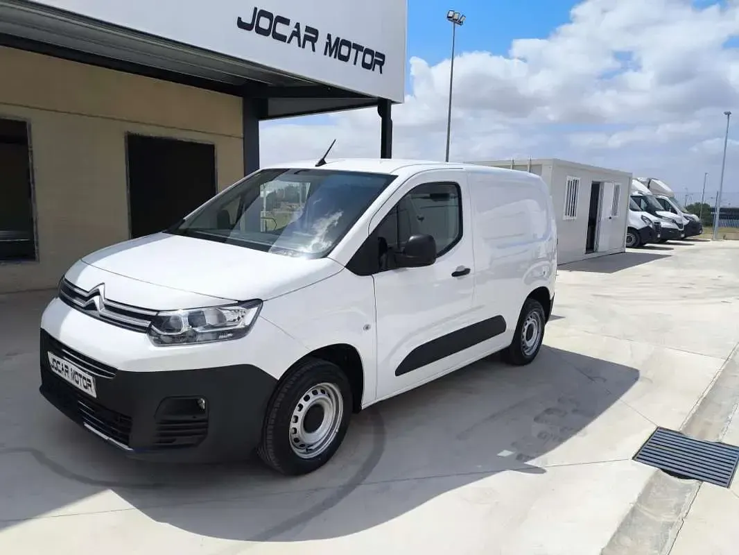 Usado Citroën e-Berlingo 102 CV (75 kW) 2022 Blanco Monovolumen