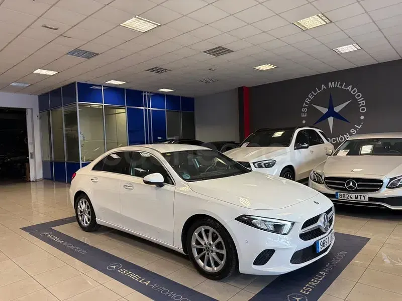 Usado Mercedes A180 116 CV (85 kW) 2020 Blanco Berlina