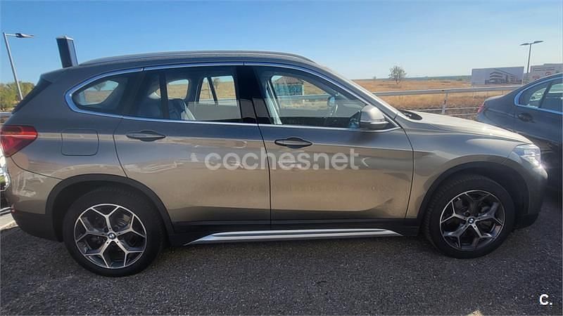 Usado BMW X1 Sport Line 231 CV (169 kW) 2018 Gris / plata SUV