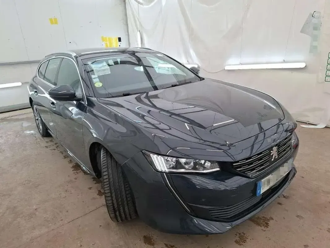 Usado Peugeot 508 SW Active 131 CV (96 kW) 2020 Gris / plata Familiar