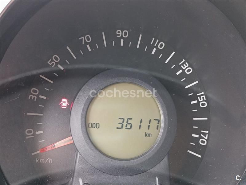 Gris / plata Usado 2019 Peugeot 108 Allure Berlina | 9900 € (Buen precio) - Imagen 1/4