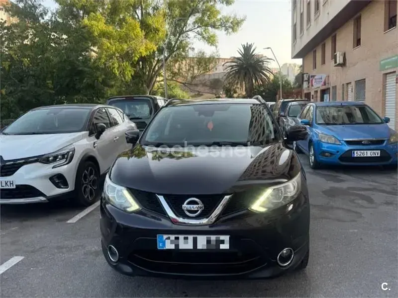 Usado Nissan Qashqai N-Connecta 110 CV (80 kW) 2016 Violeta / lila SUV