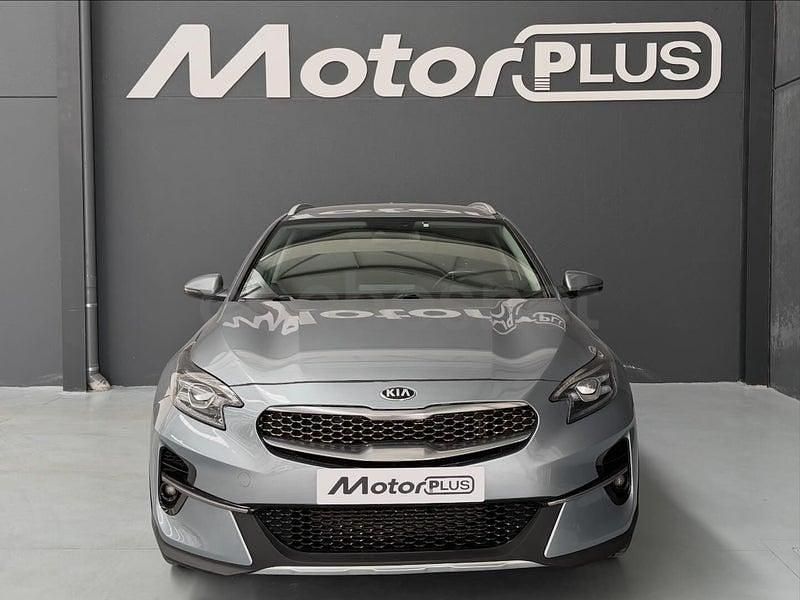 Usado Kia XCeed 136 CV (100 kW) 2020 Gris / plata SUV