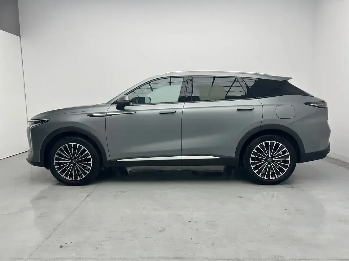 Usado Omoda 9 537 CV (394 kW) 2025 Gris SUV