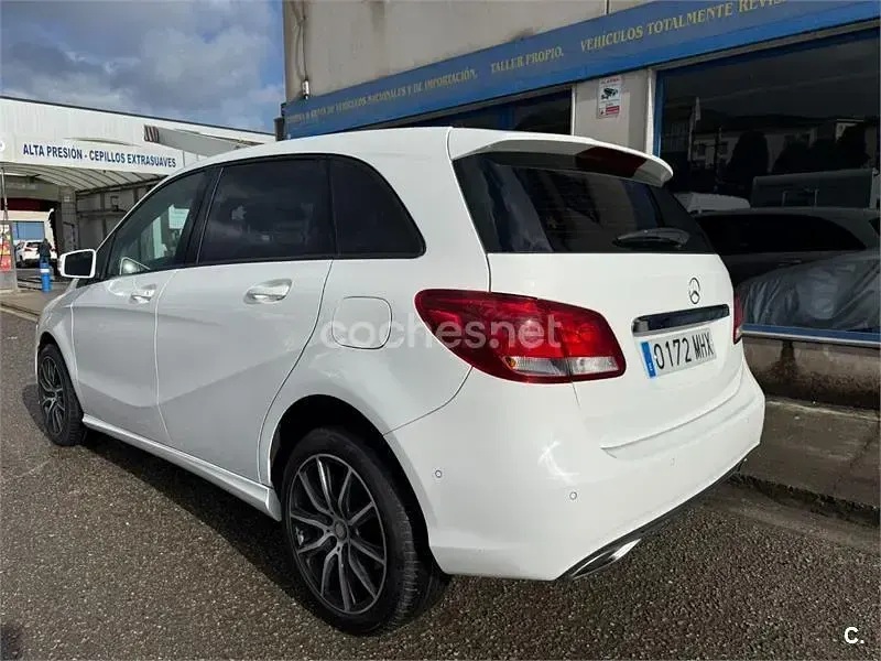 Usado Mercedes B220 177 CV (130 kW) 2018 Blanco Utilitario